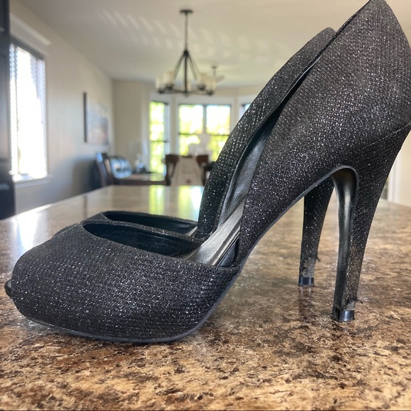 Open Toed High Heels - Picture 3 of 3